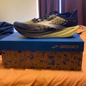 Brooks Hyperion Max